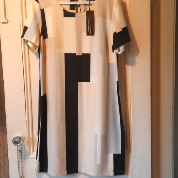 Dorothy Perkins Dresses & Skirts - Dorothy Perkins geometric neutral colour shift dress size 10